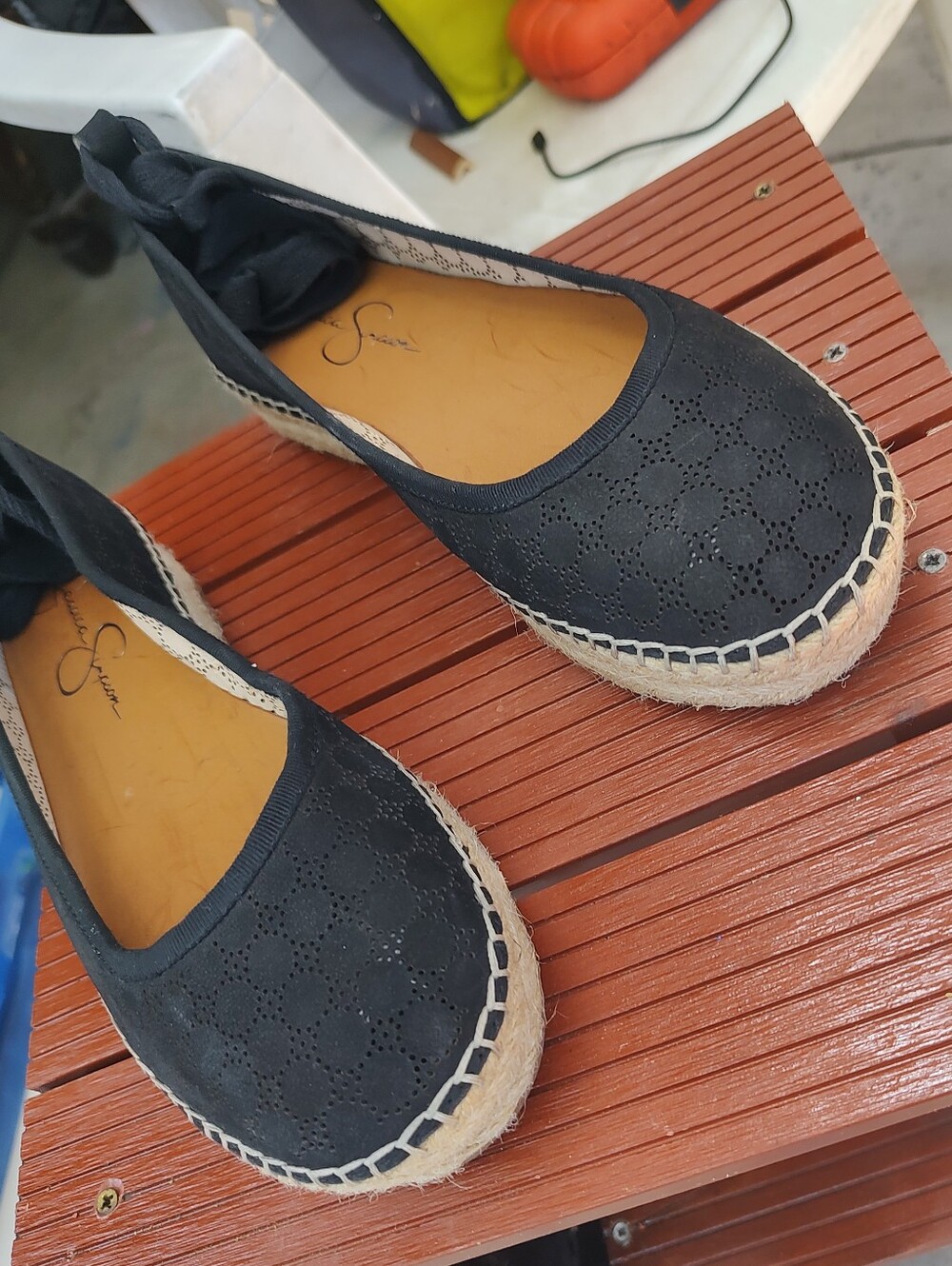 Jessica Simpson (Black )Laser-Cut Espadrille Flats with Jute Sole and Ankle Ties